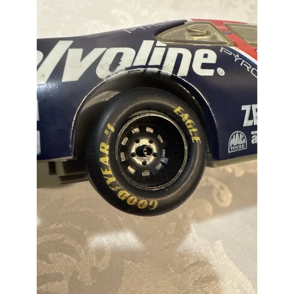 Vintage 1996 Racing Champions Mark Martin 6 Valvoline 1:24 Ford Thunderbird